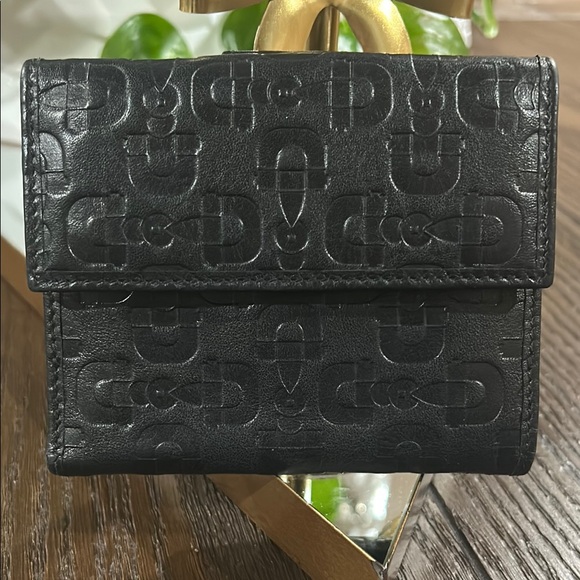 Gucci Black Embossed Leather Wallet - Picture 1 of 6